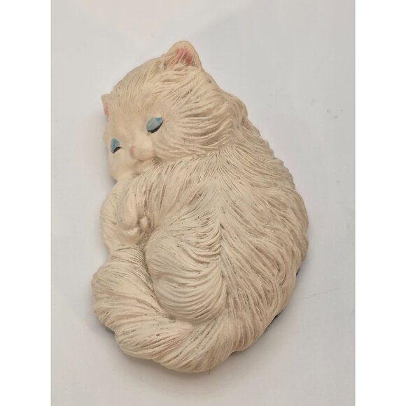 Vintage White Kitten/Cat Figurine Sleeping Decor - Picture 5 of 7